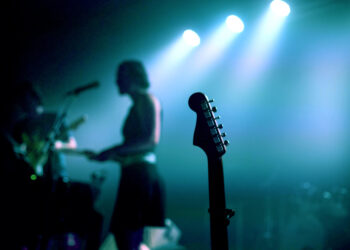 FÊTE DE LA MUSIQUE : POURQUOI LA MUSIQUE NOUS ÉMEUT-ELLE AUTANT ?