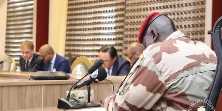 Simandou : le Consortium Winning a renvoyé ses 15 000 employés, faute d’accord avec le gouvernement.