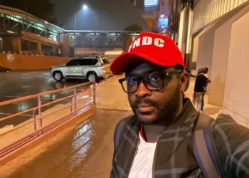 Aéroport de Conakry : Foniké Mengué, coordinateur du FNDC, empêché de sortir du pays