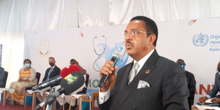 Immersion gouvernementale : le ministre de la santé face à la presse