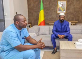 Bamako : Une délégation guinéenne reçue par le colonel Assimi Goïta au camp de Kati