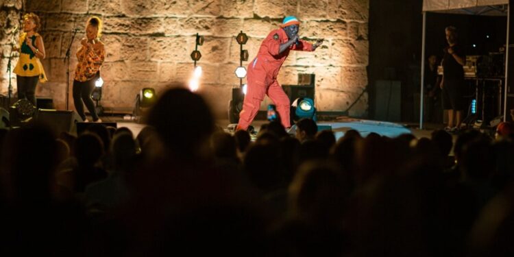 Culture : Alpha Blondy chante la paix et l’amour au Festival de Carthage
