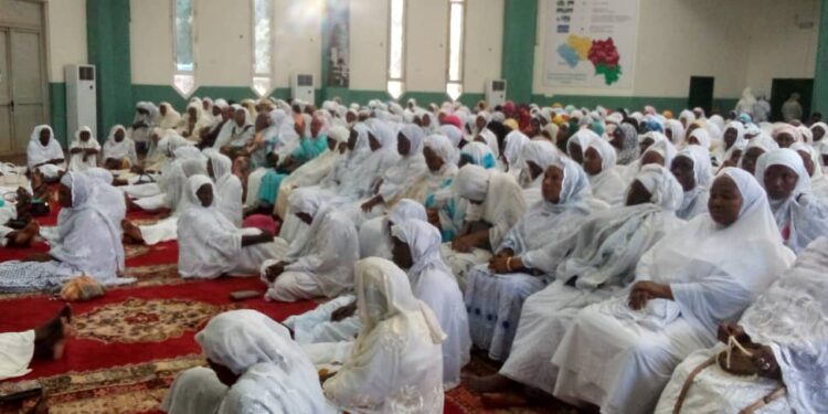 Paix et l&rsquo;unité nationale en Guinée : Des femmes musulmanes implorent la grâce divine