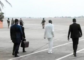 Guinée : Alpha Condé, un an après, derniers secrets d’un exilé – par François Soudan