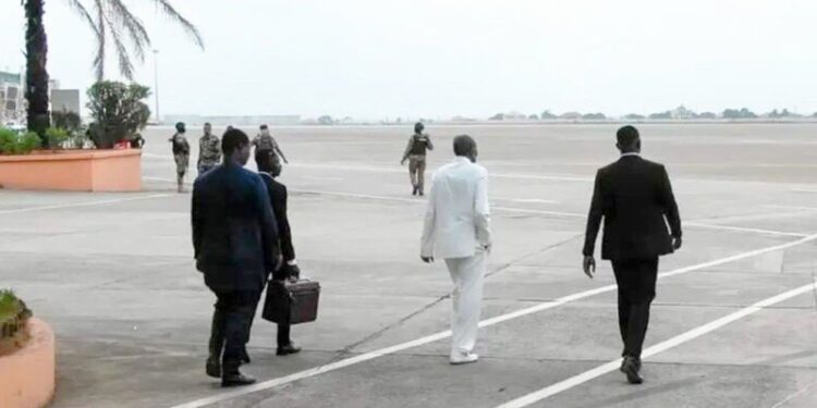 Guinée : Alpha Condé, un an après, derniers secrets d’un exilé – par François Soudan