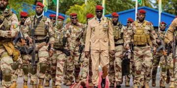 Guinée : Le président de la transition accepte d’avancer le retour des civils au pouvoir