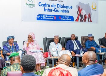Guinée : Le président de la Transition lance son dialogue « inclusif », les principaux partis boycottent