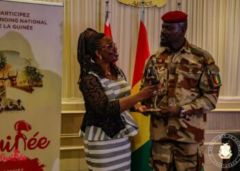 Guinée : Le colonel Doumbouya reçoit des émissaires du président du Burkina Foso