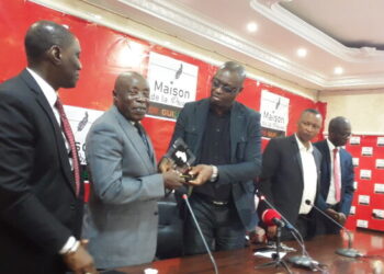 Guinée : Toumba Diakité élu personnalité de l’année 2022 par les lecteurs de Guineenews.org