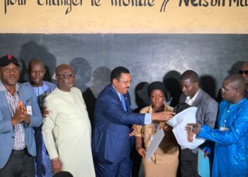 Matoto : Le ministre Mamadou pèthè Diallo lance les épreuves de BEPC