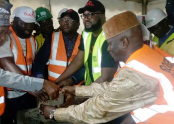 Conakry : Pose de la première pierre pour la construction des écoles modernes de types Barry Diawadou
