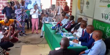 Guinée/ANAD : 13 partis politiques signent une nouvelle charte révisée au sein…