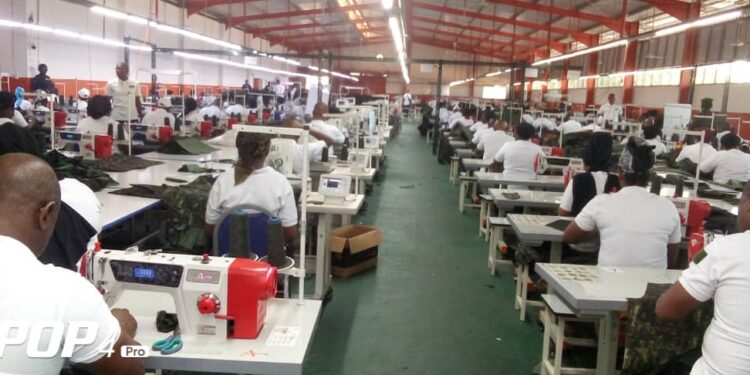 Fête de l&rsquo;Armée : La Guinée se dote d&rsquo;une usine de confection de tenues militaires