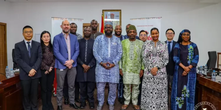 Projet Simandou : Le ministre directeur de Cabinet de la Présidence préside la signature de 8 accords