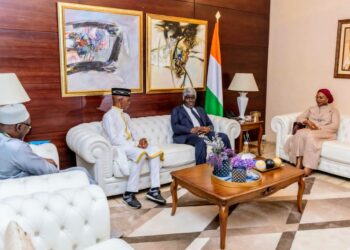 Afrique : Le premier ministre Ivoirien soutient la Campagne Carton Rouge aux VBG