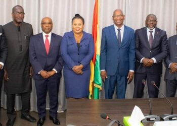 Primature : Le PM Amadou Oury Bah a reçu une délégation du Groupe de la Banque Mondiale