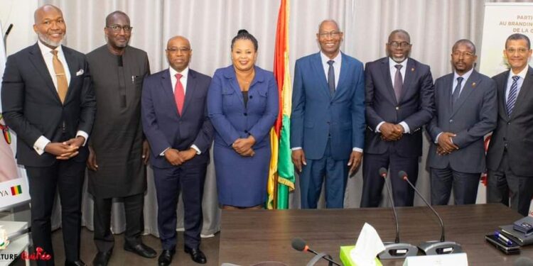 Primature : Le PM Amadou Oury Bah a reçu une délégation du Groupe de la Banque Mondiale