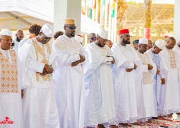 L’Eid El Fitr : Général Doumbouya a accompli ses obligations religieuses au Palais Mohamed V