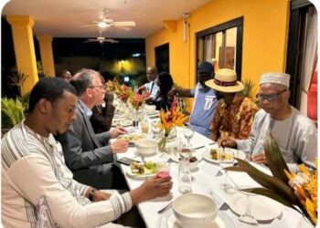 LE GÉNÉRAL PENDESSA À L&rsquo;AMBASSADE DU ROYAUME-UNI ET DE L&rsquo;IRLANDE DU NORD POUR UNE RUPTURE COLLECTIVE