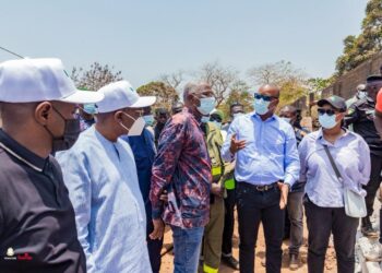 Incendie de l’entrepôt de l’EDG : Le PM Bah Oury rassure l’ouverture d’une enquête