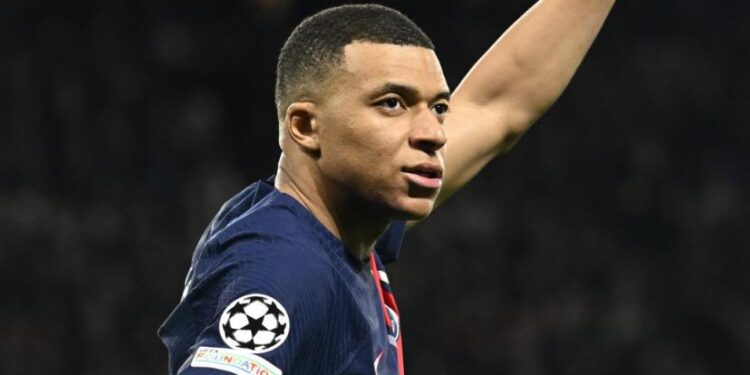Football : Kylian Mbappé officialise son départ du PSG. Les raisons