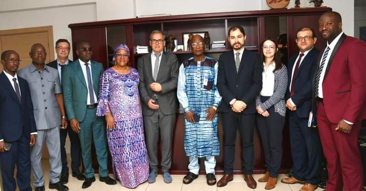 Ministère de la Justice : une délégation d’Expertise France reçue par le ministre Kaïraba Kaba