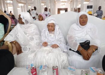 Guinée : Première dame Hadja Andrée organise une lecture du saint Coran en faveur de la paix