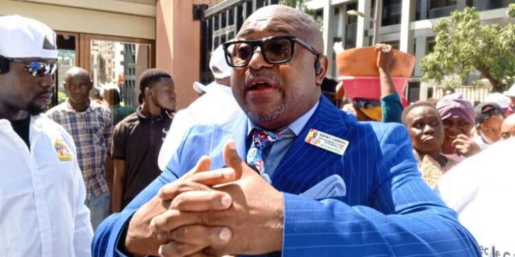 Actualités : Dr. David Makongo appelle les guinéens à soutenir le général Mamadi Doumbouya