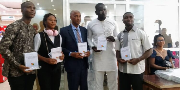 Guinée : Dédicace du livre de l&rsquo;écrivain Mouctar Diallo intitulé : « Sanakouya »