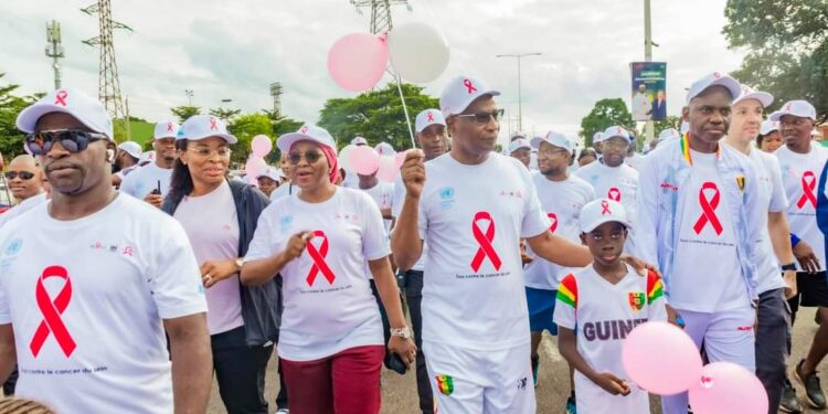 Lutte contre le cancer du sein : Le Premier Ministre en première ligne du marathon de solidarité