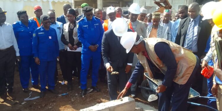 Ministère du Budget : Le ministre procède à la pose de la première pierre de la direction générale des Douanes