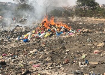 Guinée : 17 tonnes de produits impropres à la consommation incinérées par le service contrôle qualité de Labé