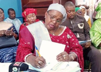 Mutilations génitales féminines : Dr Zalikatou Diallo s&rsquo;implique dans la lutte à travers un ouvrage