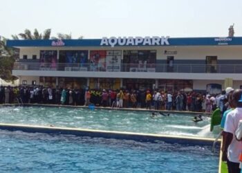 Guinée : Le gouvernement inaugure la première piscine Aquapark 