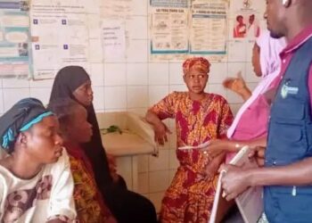 Guinée : Séance de sensibilisation sur le counseling au centre de santé de Senkefara