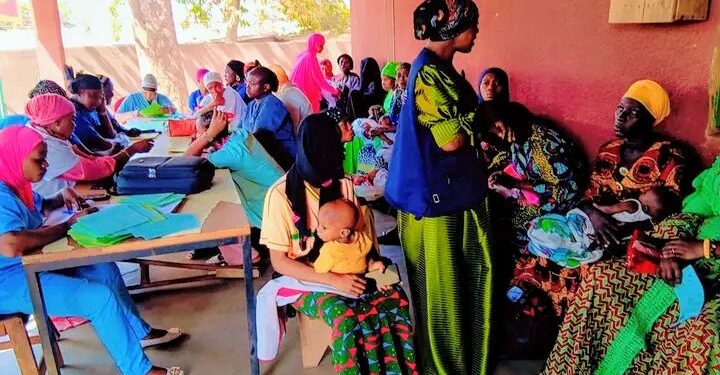 Guinée : Une séance de sensibilisation sur le dépistage du VIH organisée au centre de santé de Bolibana