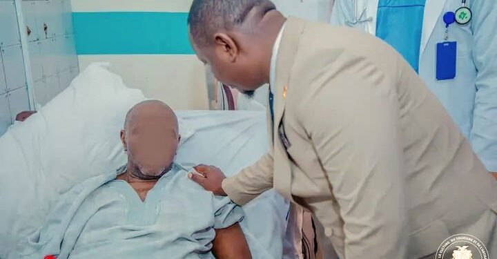 Solidarité culturelle : Le ministre Moussa Moïse au chevet des artistes Lamah Sidibé et Mansa Trouba tous alités