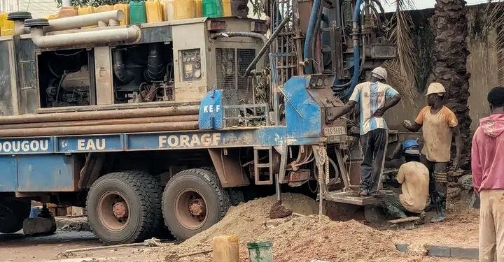 Guinée : Lancement de la construction d&rsquo;un forage d&rsquo;eau vital à l&rsquo;hôpital régional de Faranah
