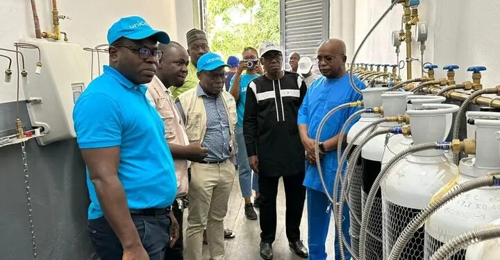 Guinée : Le Représentant pays de l&rsquo;UNICEF en Guinée visite la Centrale d&rsquo;Oxygène de l&rsquo;Hôpital de Kindia