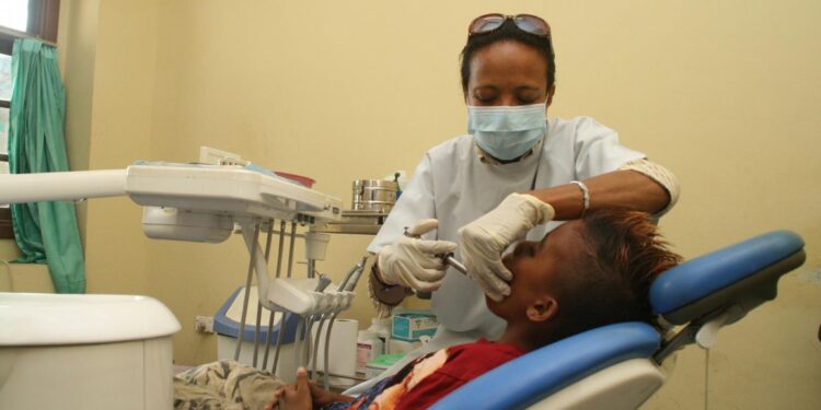 OMS : Une grave pénurie de personnel de soins dentaires en Afrique