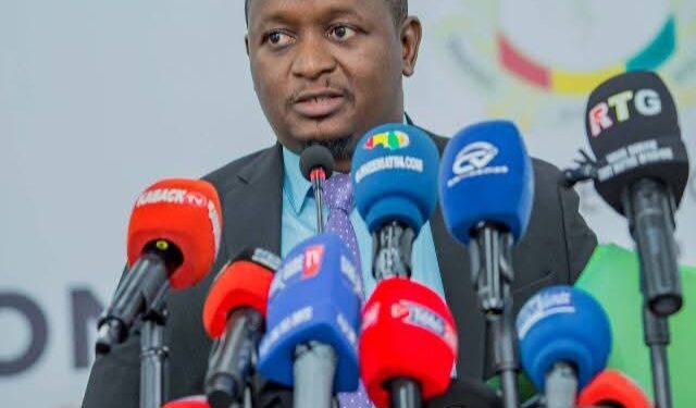 Guinée : Le ministre de la Culture à propos de l’artiste Sény Malomou malade