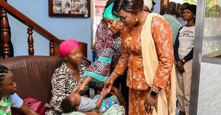 Mois de l&rsquo;enfant : La ministre Charlotte Daffé au Centre SOS Drépano-Guinée pour soutenir la lutte…et la prise en charge médicale