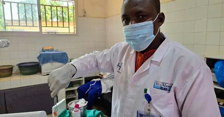 Santé bucco-dentaire : Dr. Mamadi Daon explique les avancées enregistrées à l&rsquo;hôpital Régional de Kankan