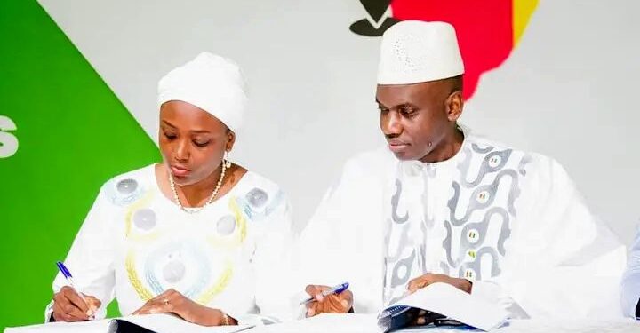 Guinée : Signature des contrats de construction de 50 nouveaux Centres de Santé modernes dans les huit régions…du pays