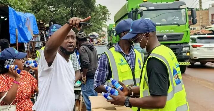 Eau potable en Guinée : La société Tinkisso appelle la population à traiter l’eau avant toute utilisation