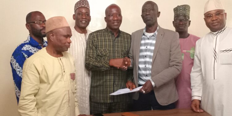 Actualités: Trois partis politiques signent leur adhésion à  l’AFP