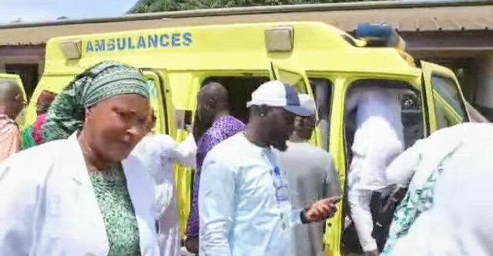 Guinée–Hôpital Régional de Kankan : Une ambulance médicalisée offerte par d’anciens élèves