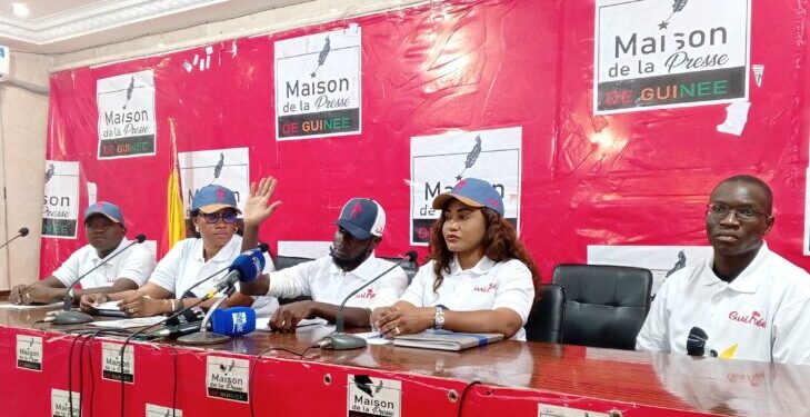 Nous exhortons les citoyens à soutenir massivement la nouvelle constitution, levier fondamental de…….. »Dixit les membres de la Tribune du CNRD  