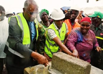 Conakry : Pose de la première pierre d&rsquo;un Centre de Santé Amélioré de la commune de Matoto
