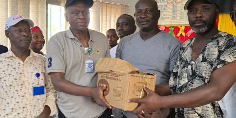 Hôpital Régional de Kankan : Un don de savons pour renforcer les efforts de salubrité publique